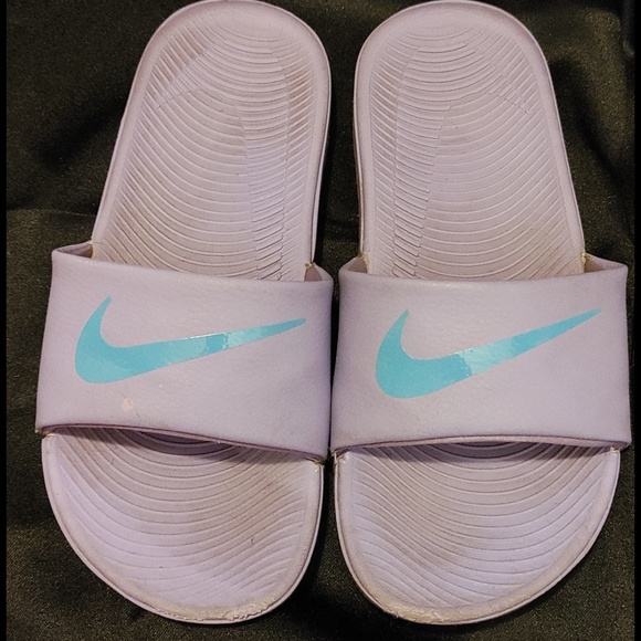 mint green nike slides